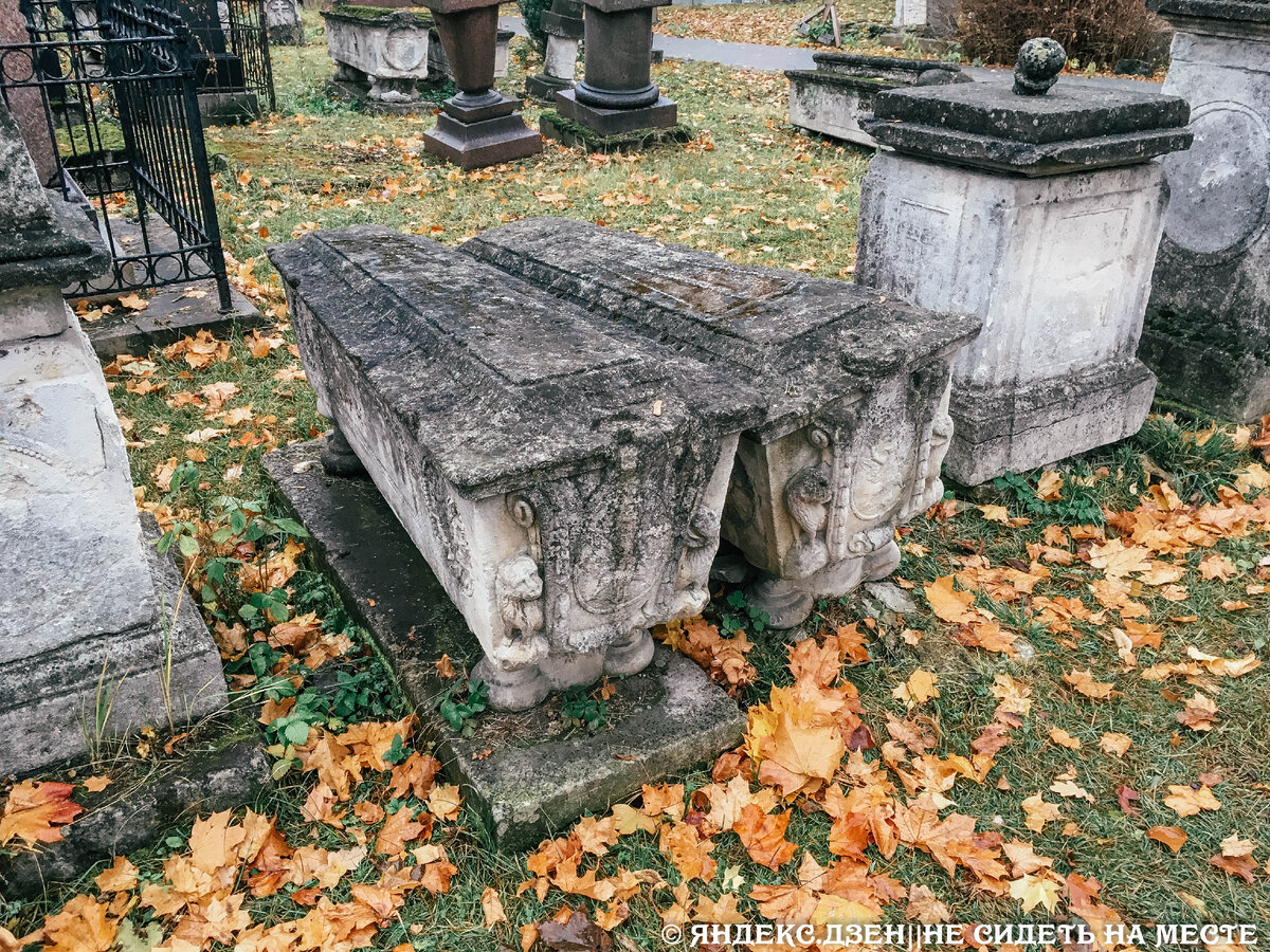 Фото могилы салтычихи на кладбище донского монастыря