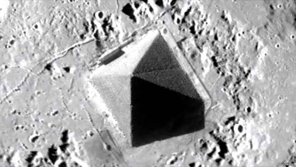 На луне были города. Пирамиды на Марсе. Пирамиды на Марсе НАСА. Снимки НАСА Луна пирамида НЛО. Постройки на Луне.