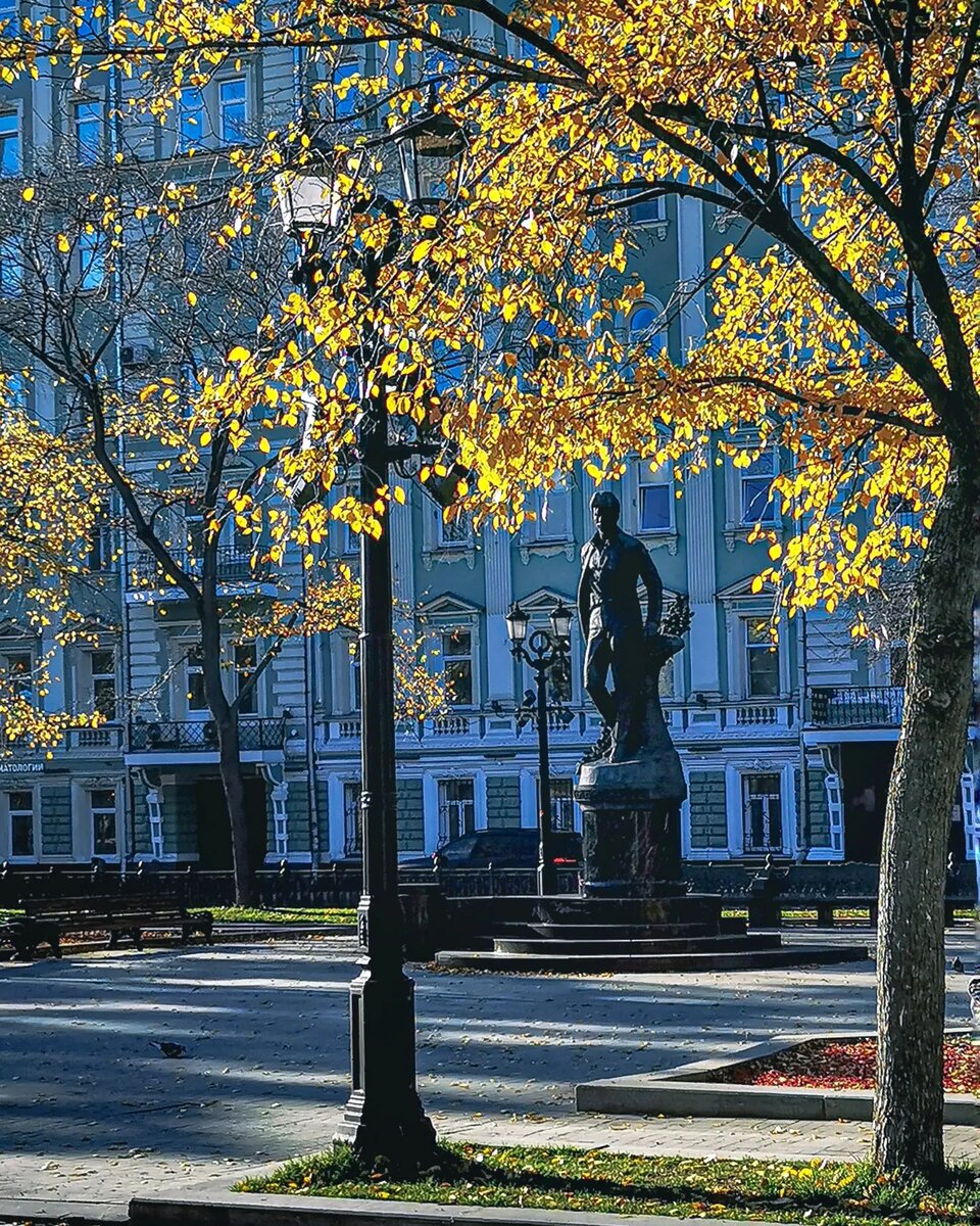 Памятник Есенину на Тверском бульваре