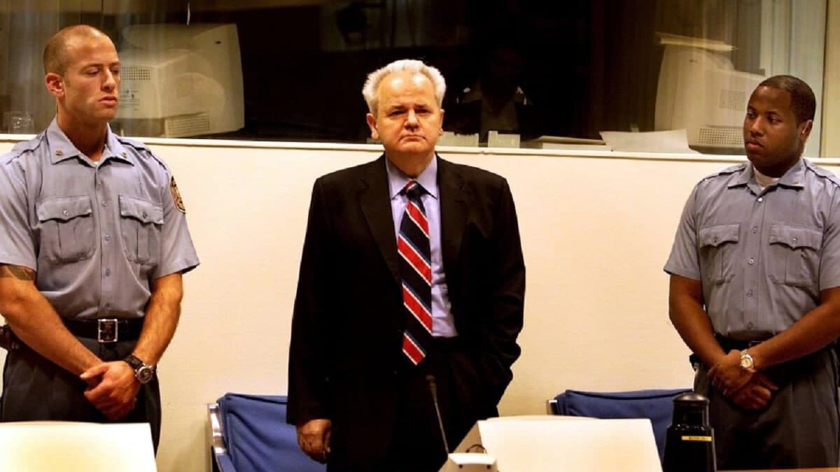 Слободан Милошевич в Гааге. 