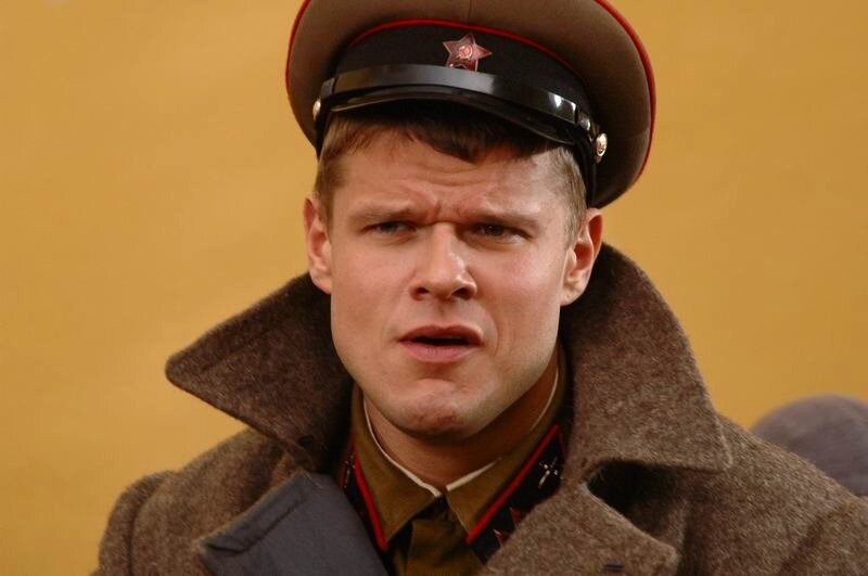 В сериале "Небо в огне"