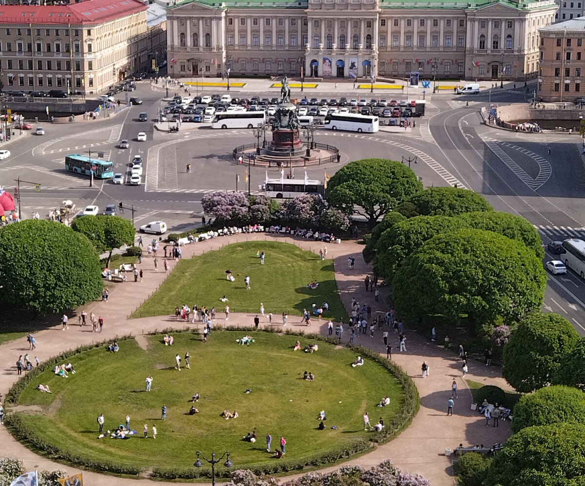 Фото из личной коллекции. Наверху было страшно... Да, я боюсь высоты. 😁