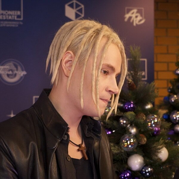     «Светская хроника» расскажет про семейную жизнь Шамана и комплексы Алексея Чадова