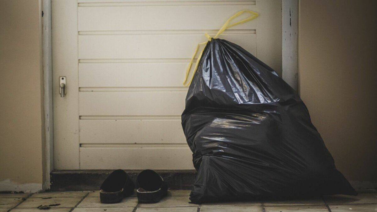     26 декабря прокуратура заявила, что проверит работу регоператора по вывозу отходов «Аэросити-2000». Жители республики стали активно обсуждать мусорный коллапс в соцсетях. Собрали самое интересное.