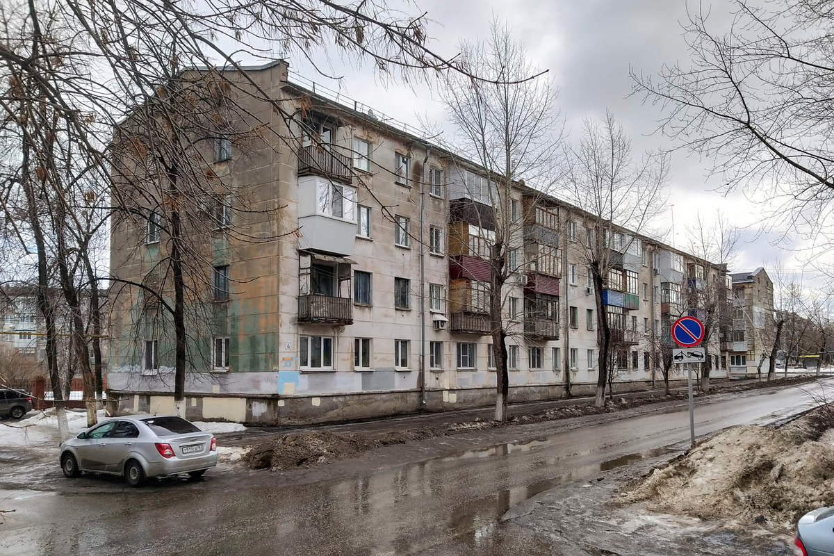 1-439-3 в Новокуйбышевске Самарской области (Ленинградская улица, дом №4). Обратите внимание на расположение балконов.
Автор фото: Константин Байгузин. CC-BY-SA.
Источник: https://photobuildings.com/photo/168717/
