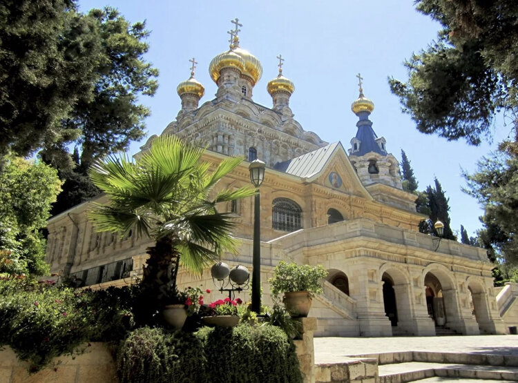 Бог нас любит!