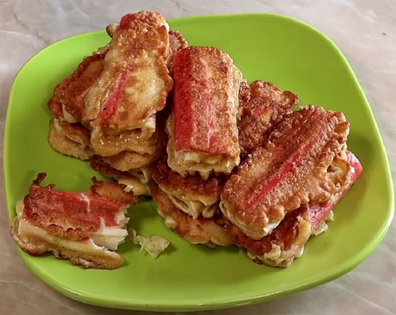 Замечательная закуска из крабовых палочек  - готовится за несколько минут