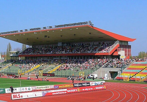 стадион Фридрих-Людвиг-Ян-Шпортпарк