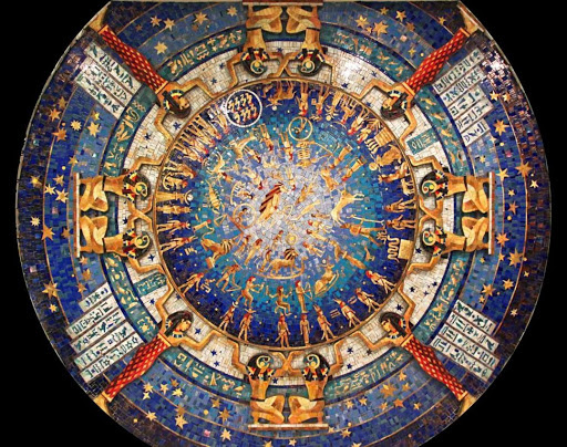  На нем изображены боги Древнего Египта