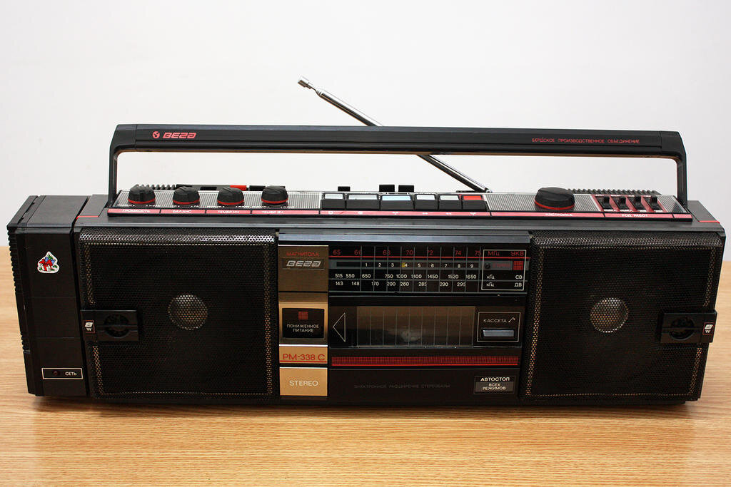Кассетная магнитола Вега-РМ-338С 1988 года выпуска