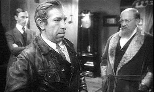 Шариков, как известно, происходил из славной династии дворовых псов. Своих детей у профессора Преображенского не было...