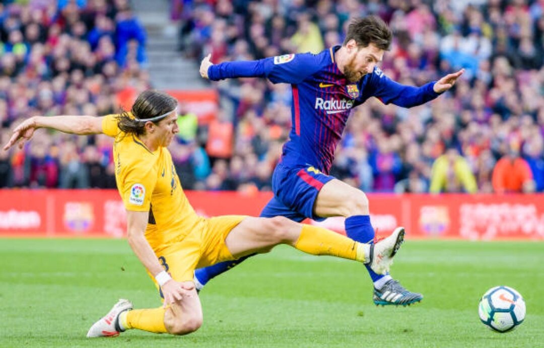 Спорт канал футбол. Футбольная контора. Спорт кроме футбола. Angel de Maria juunets футбол. Carles Korea.