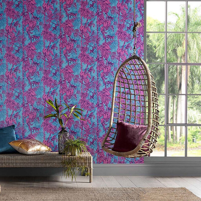 Современные дизайны  обоев имеют вертикальный рисунок с изображениями джунглей.