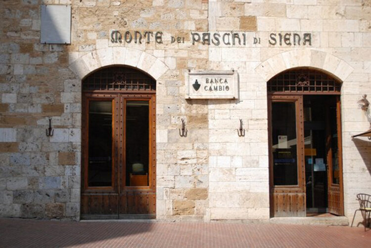 Monte dei Paschi di Siena - старейший в мире банк. Основан в Сиене в 1472 году и работает до сих пор!