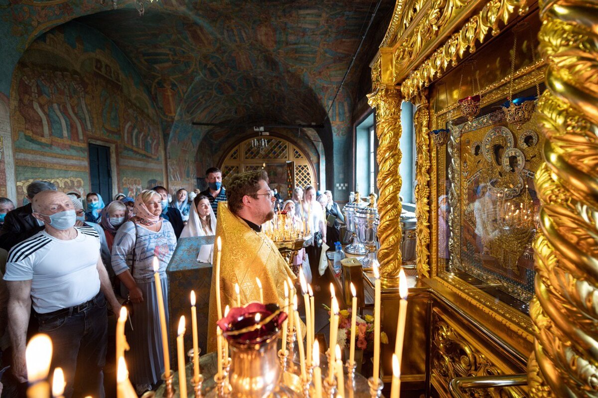 Молебен перед иконой Всецарица