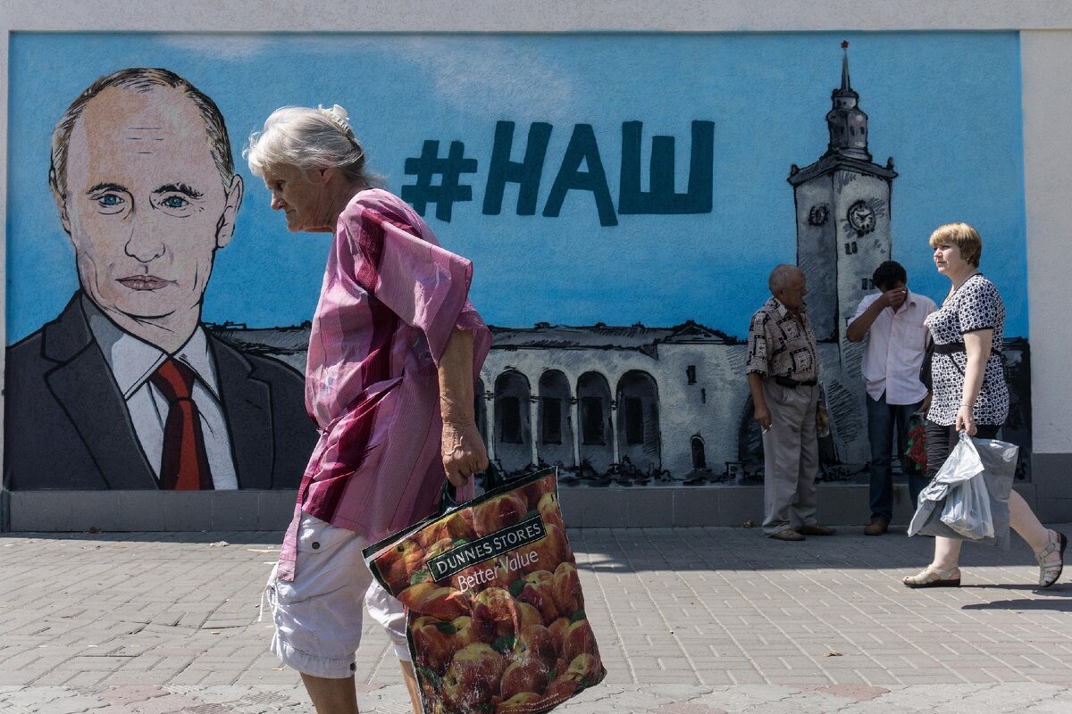 «Бюджет все равно принимает Госдума, и мы можем принять в его отношении любое решение. Например, перераспределить средства между федеральными органами исполнительной власти», – объяснил первый зампред комитета Госдумы по бюджету и налогам Сергей Катасонов,