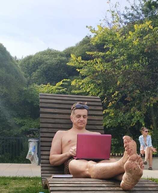 Дано тому кто может взять.