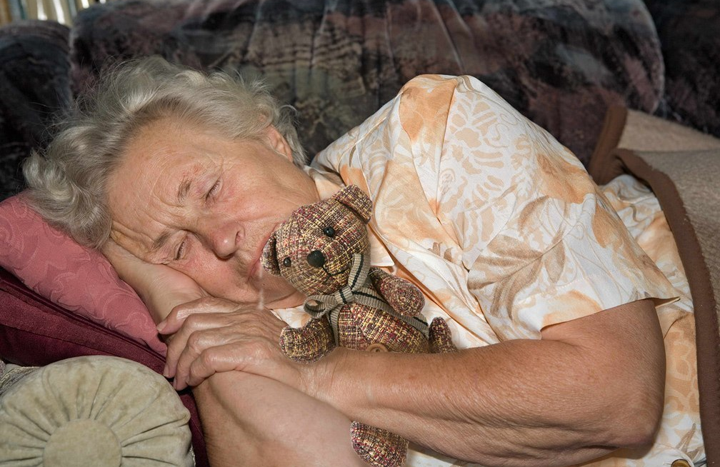 Очень милая фотография. Жаль, что мишка прифотошоплен.