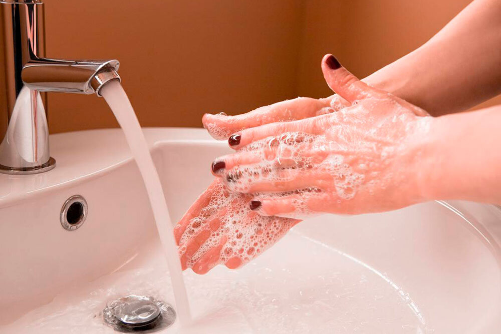  1. Перед тем как поменять гигиеническое  средство помой руки.