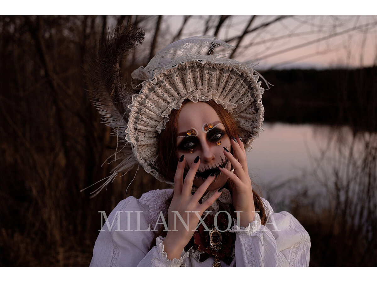 Головной убор для образа называется - Капор.