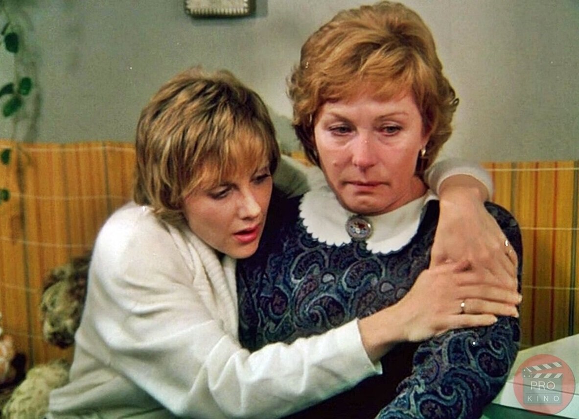 Кадр из фильма  «Интердевочка» (1989). Источник -  https://www.pinterest.ru/