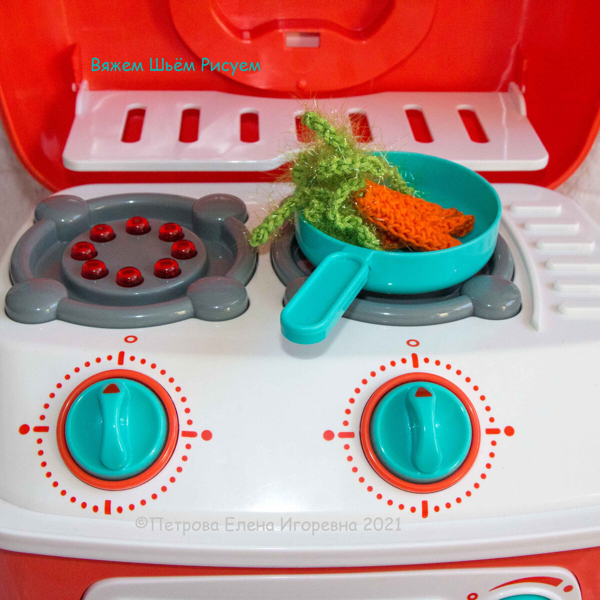 Обед зайки :)