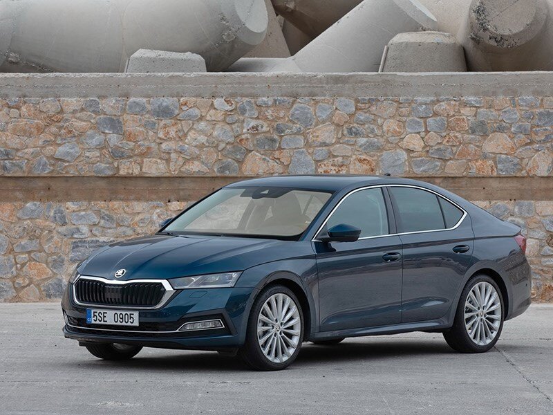 Удивительный китайский рынок автомобилей, там продаются такие экземпляры, которых вообще больше нет не в одной стране мира. Пример тому, уникальная Skoda Octavia Long. Обычная октавия, но с удлиненной базой.