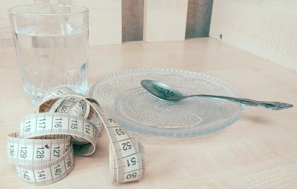 Выпила 9 стаканов воды.