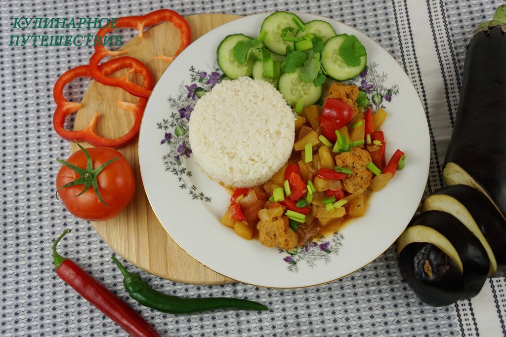 Фритада из соевого мяса с ананасом и перцем