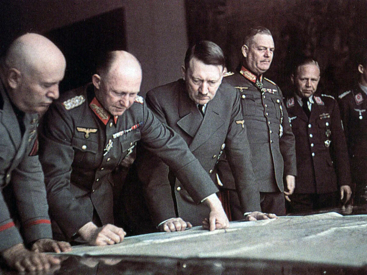 Штаб вермахта. Адольф Гитлер 1941. Кейтель Вильгельм и Гитлер. Адольф Гитлер план Барбаросса. Кейтель фельдмаршал