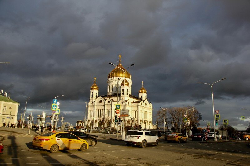 Тучи над Москвой