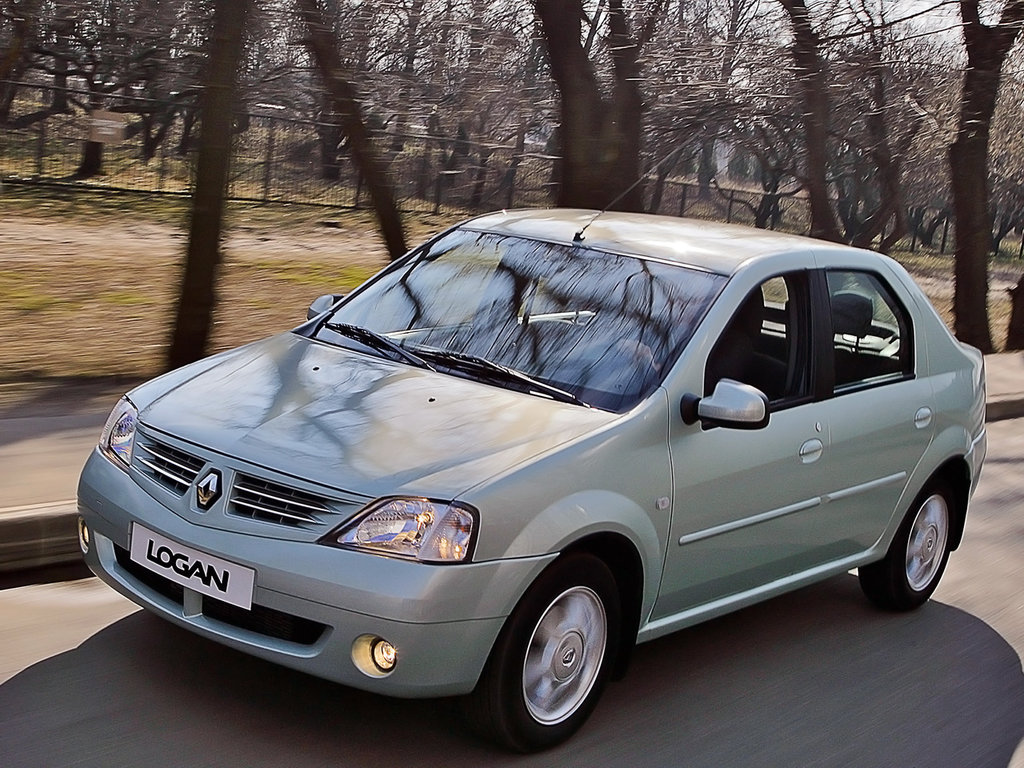 Как выглядит рено. Renault Logan 2004. Renault Logan 1. Рено Логан 2004. Логан Ренаулт 2004.