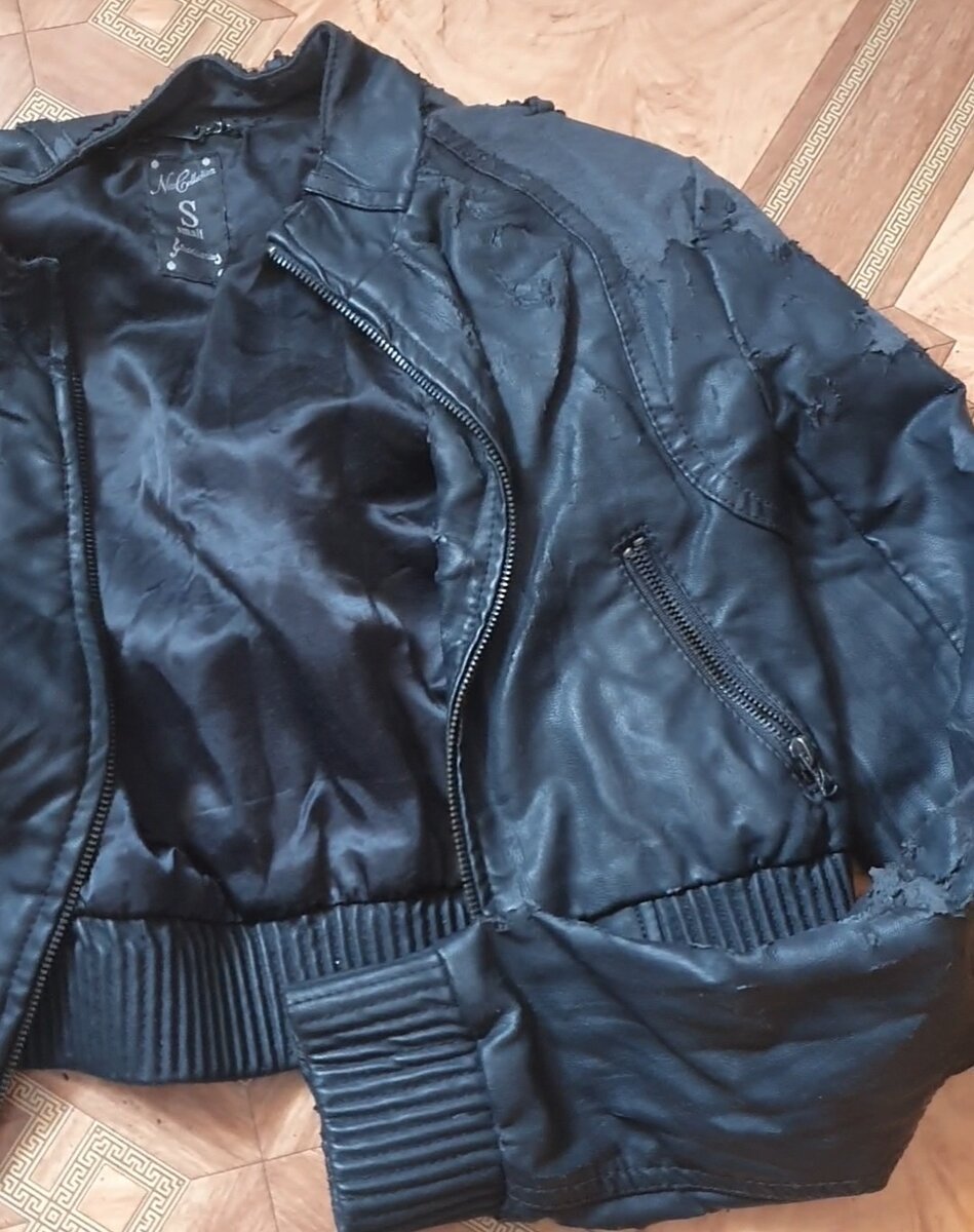 Это я уже ее сама обдирала, в надежде спасти (читайте дальше).