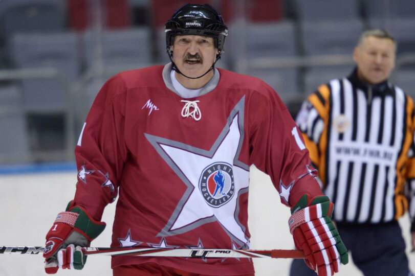 Лукашенко избавляется от последствий порции свежих утренних булочек