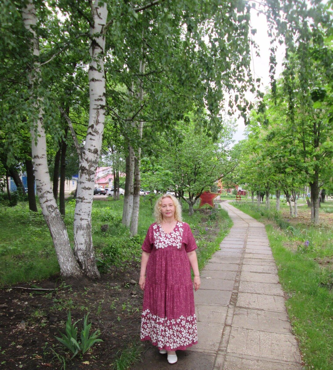 Это я иду по своему городку... Прошлым летом, 3 июня, 2020 г.