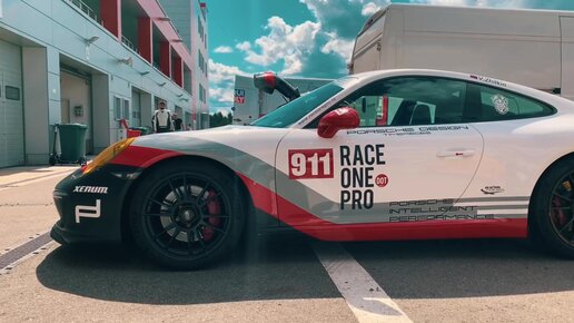 Оклеили Porsche 911 в ливрею RSR Edition