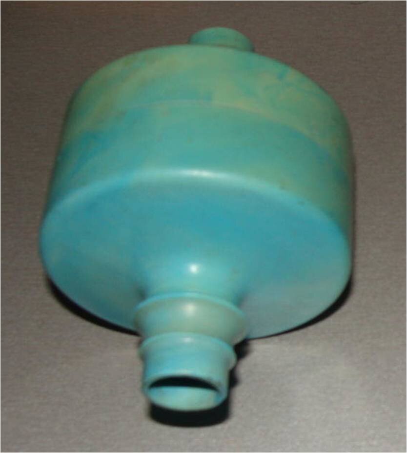 Садовый омагничиватель воды. Был очень популярен в 80-х годах прошлого столетия!