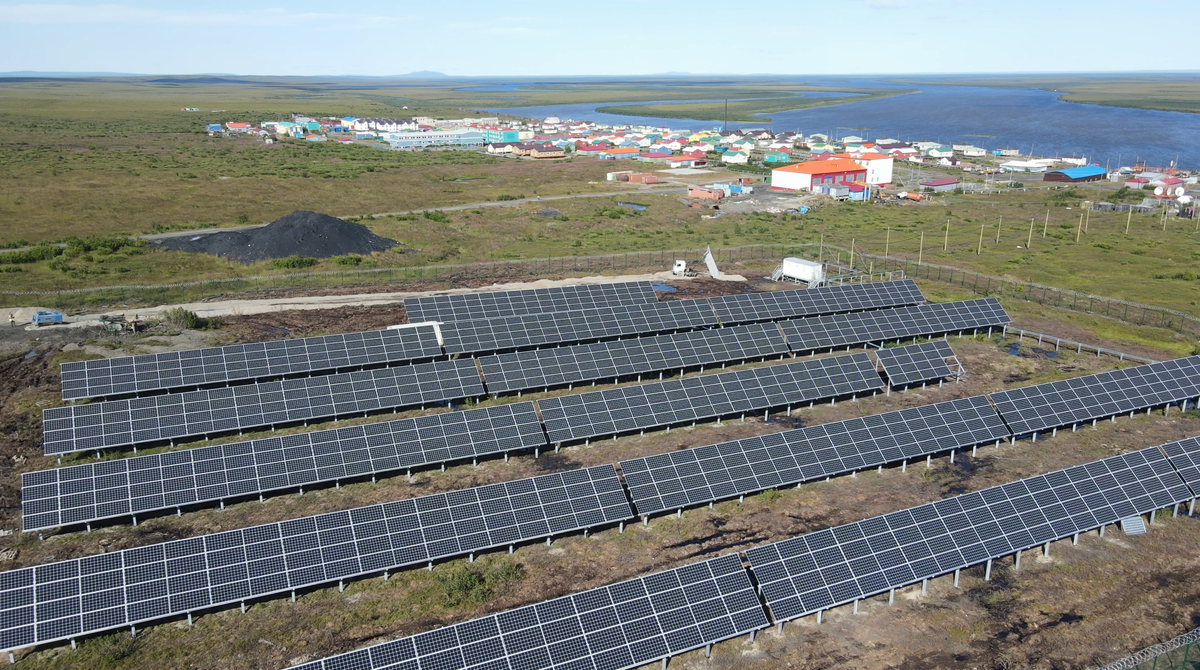 Солнечные установки на Чукотке (изображение взято с сайта hevelsolar.com)