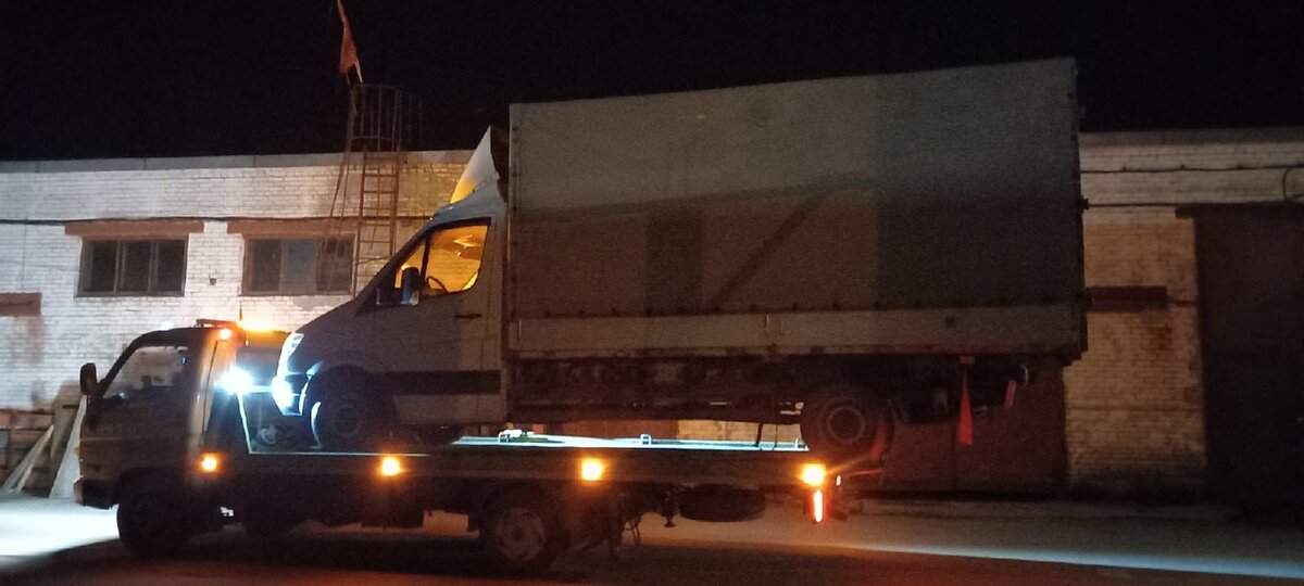 Привезли из Санкт-Петербурга в Сиверский Фольксваген Крафтер на ремонт. 