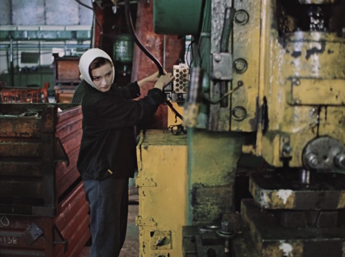 кадр из к/ф «Москва слезам не верит»