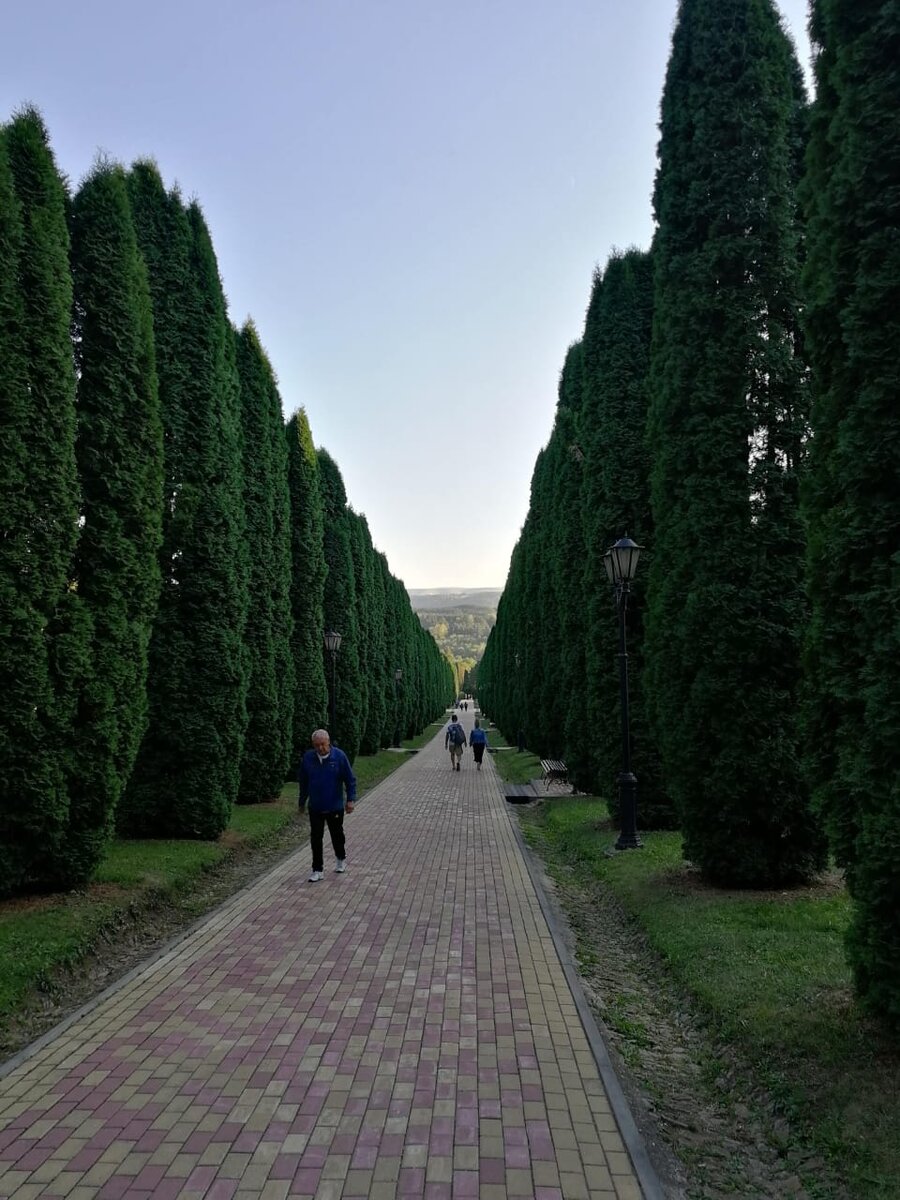 Тропа в Долину роз