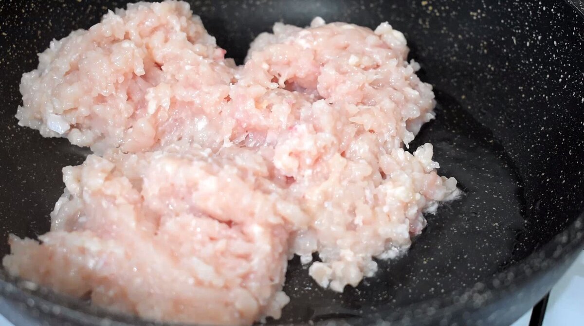 Блины на молоке и кипятке с мясом.