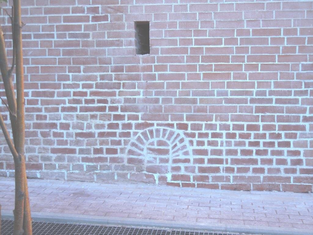 Эта бойница на Дмитровской башне уже демонстрировалась