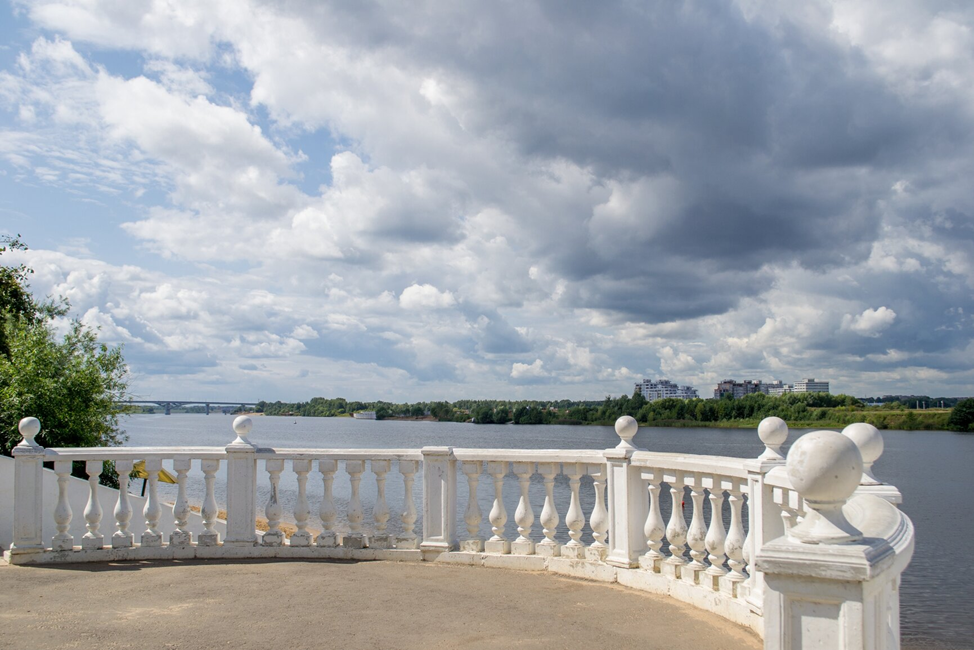 Дубна набережная менделеева. Набережная Менделеева в Дубне. Менделеевская набережная в Дубне. Города Дубна набережной.