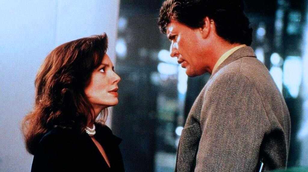 триллеры девяностых. Total recall 1990 sharon stone. David duchovny 1993. лучшие триллеры 90 годов. триллеры девяностых.