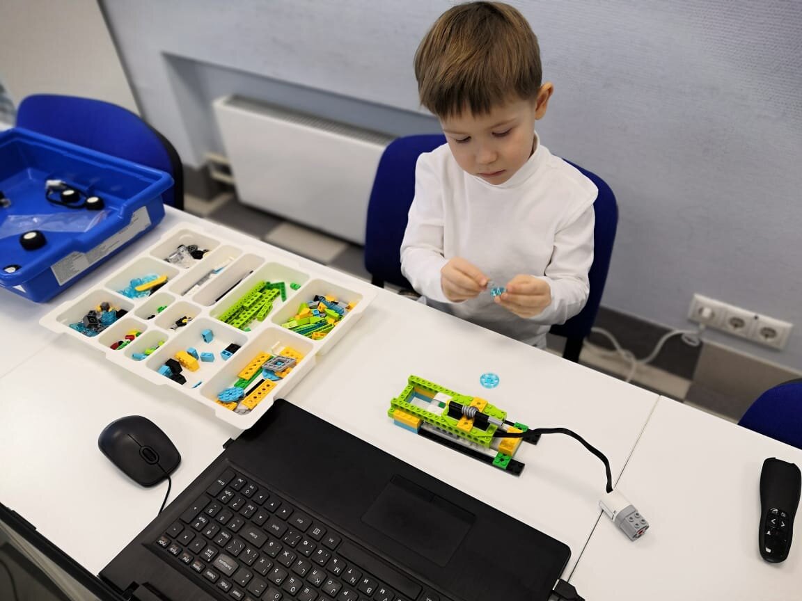 Робототехника с конструктором Лего WeDo