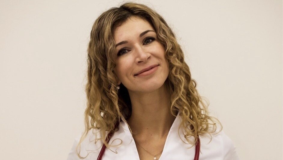 Кулакова Евгения Сергеевна, кандидат медицинских наук, кардиолог-аритмолог, терапевт.