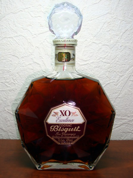 бутылка на фото абсолютно идентичная, только объём 0,35