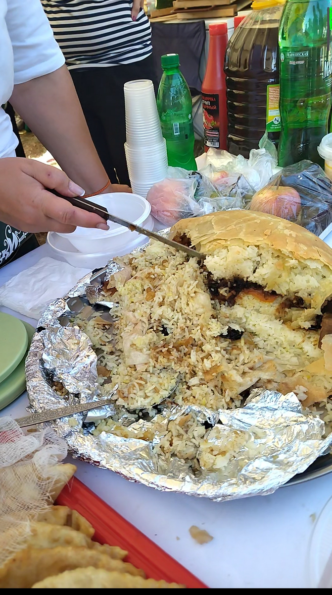 Плов с черносливом и мясом. 