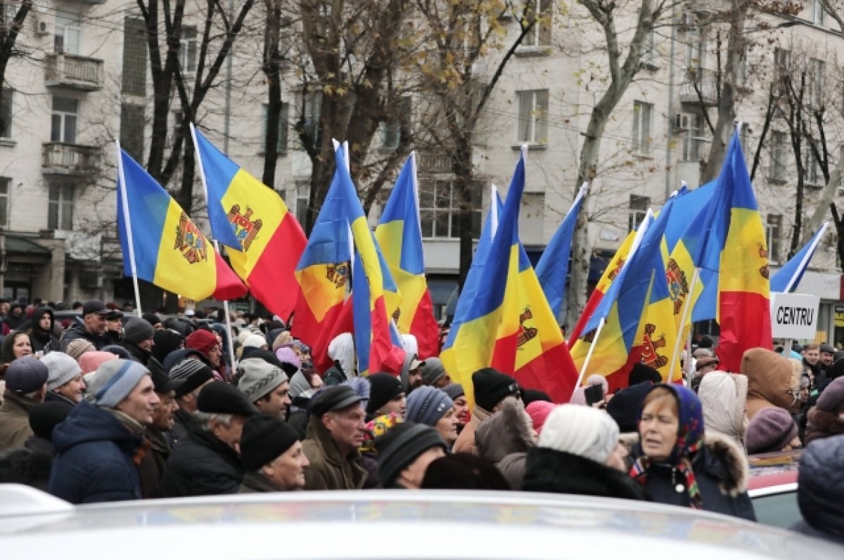    Многотысячную антиправительственную акцию провели в Молдавии